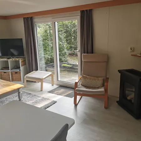 Tiny House In Bos Bij Veluwezoom Rust En Comfort Holiday home *