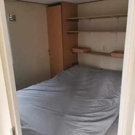 Tiny House In Bos Bij Veluwezoom Rust En Comfort Holiday home *