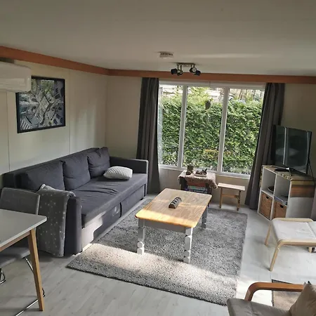 Tiny House In Bos Bij Veluwezoom Rust En Comfort Holiday home Hattemerbroek