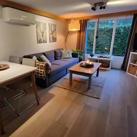 Holiday home Tiny House In Bos Bij Veluwezoom Rust En Comfort